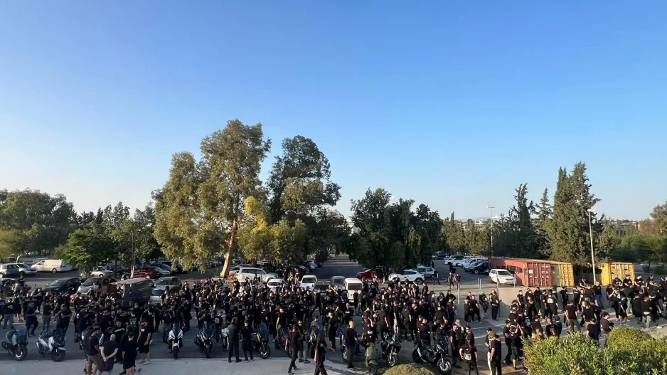 (Βίντεο/Φώτος kerkida) Μαζική κάθοδος της Θύρα 9!