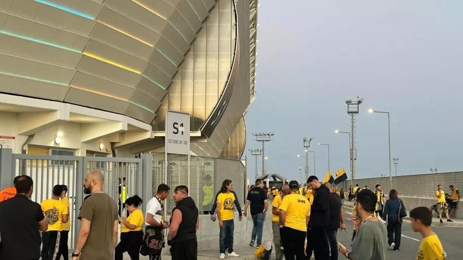 Από νωρίς... οι ΑΕΛίστες!