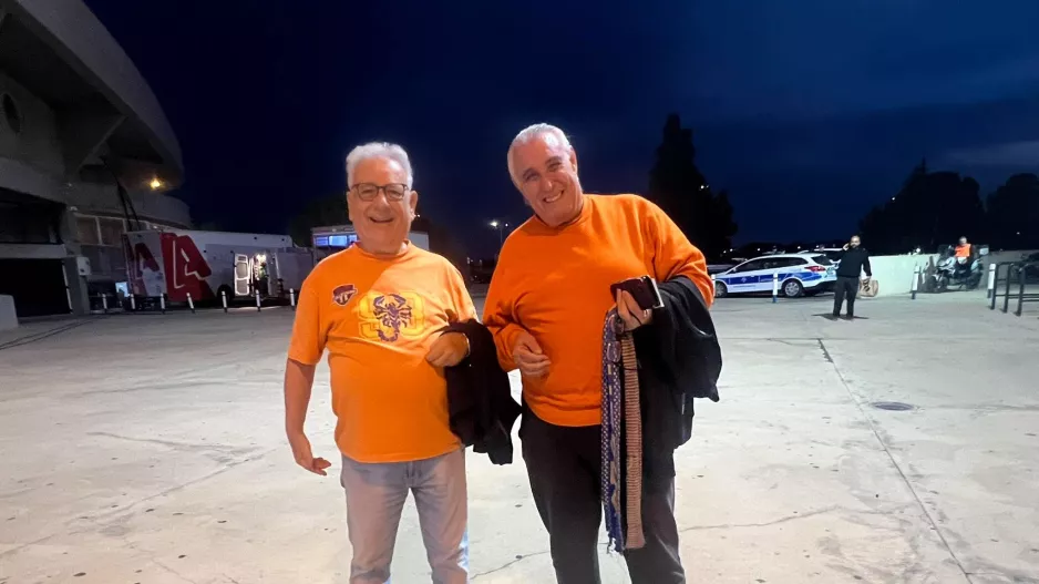 Εκεί για το ΑΠΟΕΛ τους!