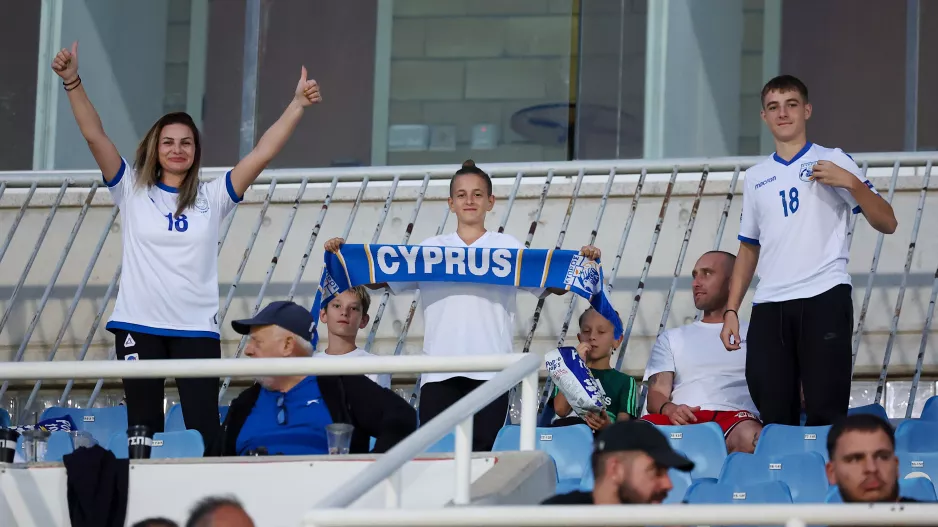 (Φώτος) Ο κόσμος στο ΓΣΠ για την Εθνική μας