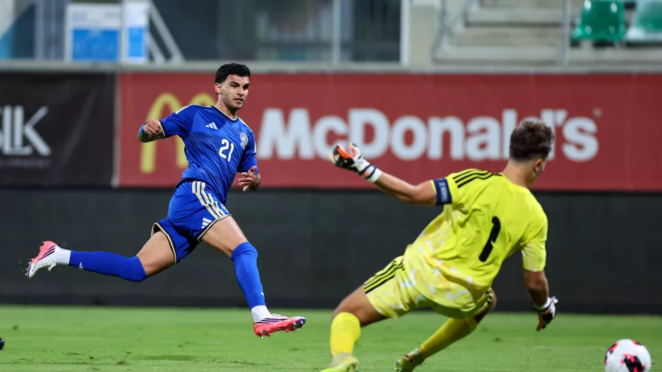 (ΑΠΟΕΛ) Είναι και ο... Πούρσα-Σκόραρε ως winger!