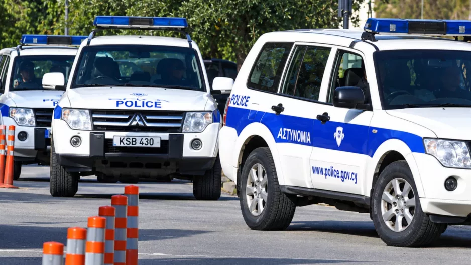 Χειροπέδες σε αστυνομικό για κατοχή ναρκωτικών στη Λευκωσία