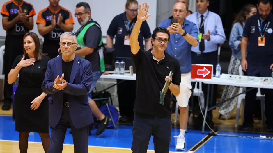 Όμορφη κίνηση από το ΑΠΟΕΛ-Τίμησε τη μνήμη του Παλάλα (Φώτος) 