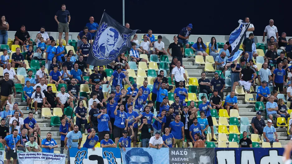 Με τον κόσμο της για το διπλό