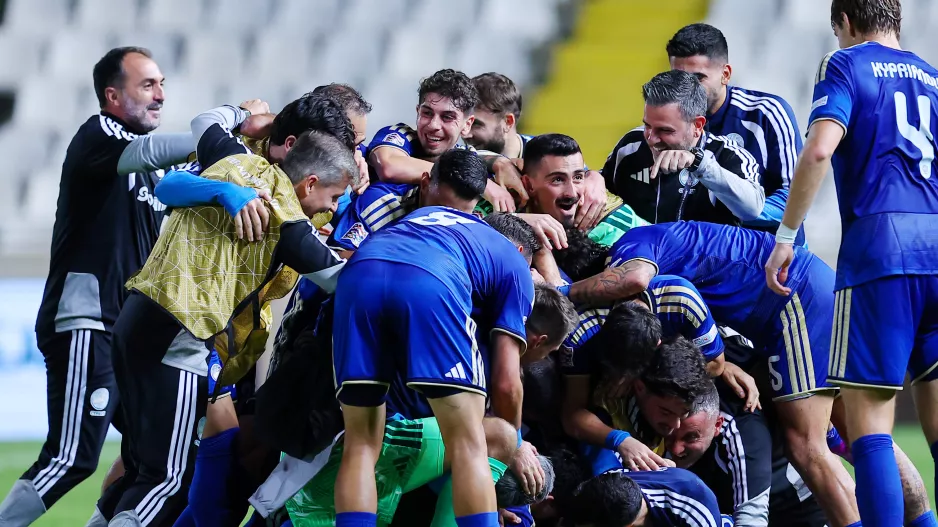 ΤΟΠΟΘΕΤΗΣΗ/"Οικογενειακό κλίμα... και αυτή τη φορά δεν είναι κλισέ"