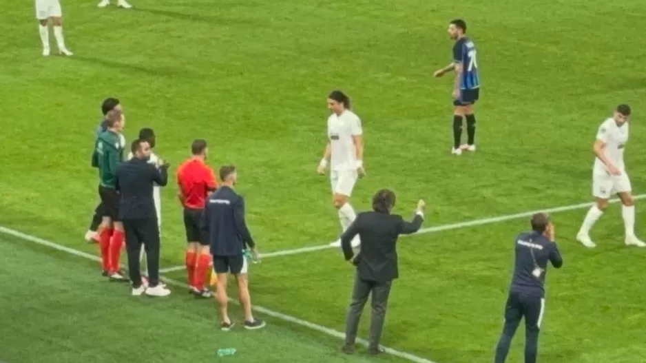 Αναγκαστική αλλαγή ο Νταβίντ Λουίζ - Τον χειροκρότησαν οι Ιταλοί! (Βίντεο Kerkida)