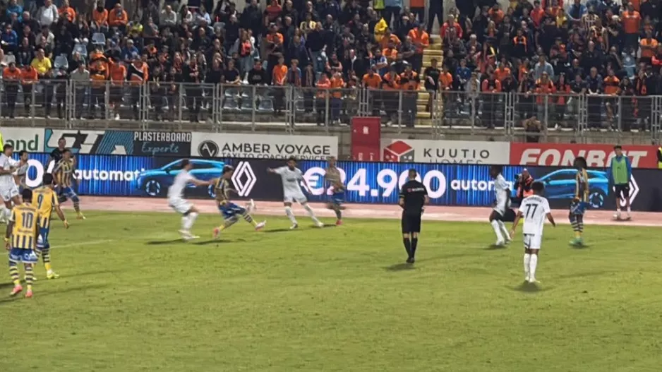 Ημίχρονο και... 5 αλλαγές!