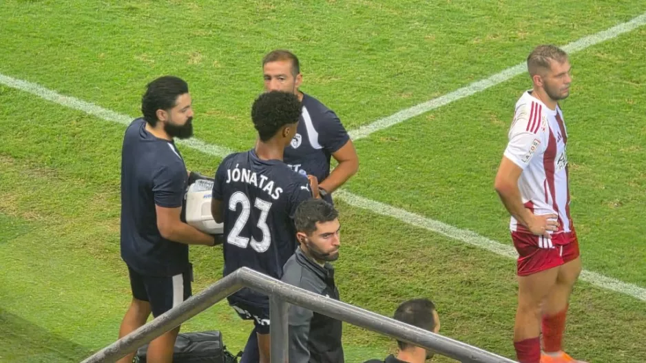 Άτυχος στο ντεμπούτο του