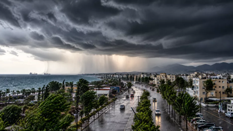 Σε επιφυλακή λόγω κακοκαιρίας – Τι συστήνει η Πολιτική Άμυνα