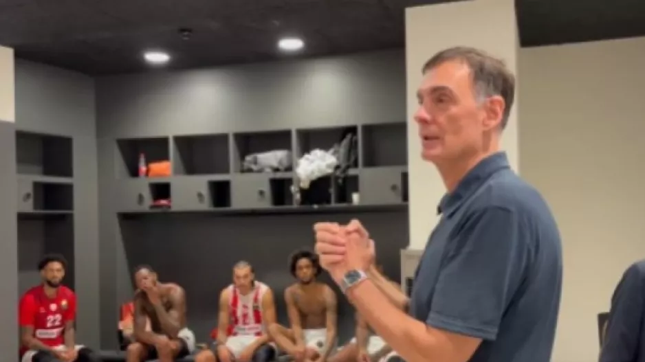 Μπαρτζώκας: «Έχετε @@@@@, δεν με νοιάζει το αποτέλεσμα, αυτή η εικόνα του δευτέρου ημιχρόνου είναι ο Ολυμπιακός»