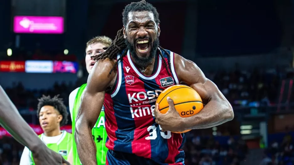 Κένεθ Φαρίντ: O «Manimal» που... βρυχάται στη Βιτόρια