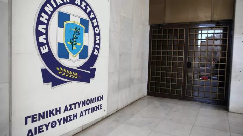 Κρατούνται στη ΓΑΔΑ μέχρι την απολογία τους οι έξι συλληφθέντες!