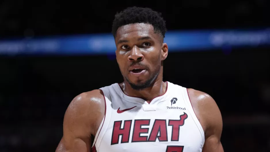 Το triple-double του Αντετοκούνμπο δεν αρκούσε στους Χιτ