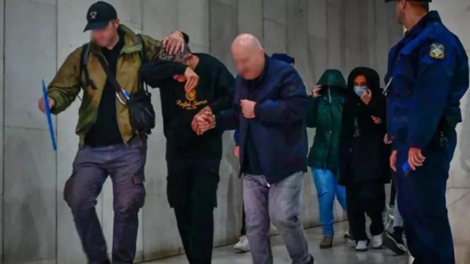 Υπόθεση «Χωριάτικο»: Ξεκινούν οι απολογίες των κατηγορουμένων - Στον ανακριτή και ο ιδιοκτήτης