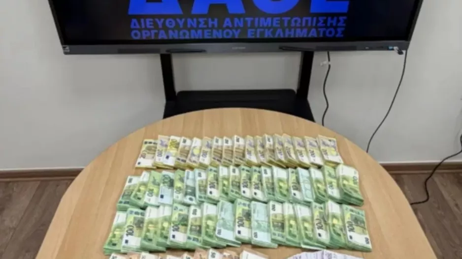 Σκάνδαλο μπάσκετ: Τι βρέθηκε στα σπίτια δύο διαιτητών – Δείτε φωτογραφίες
