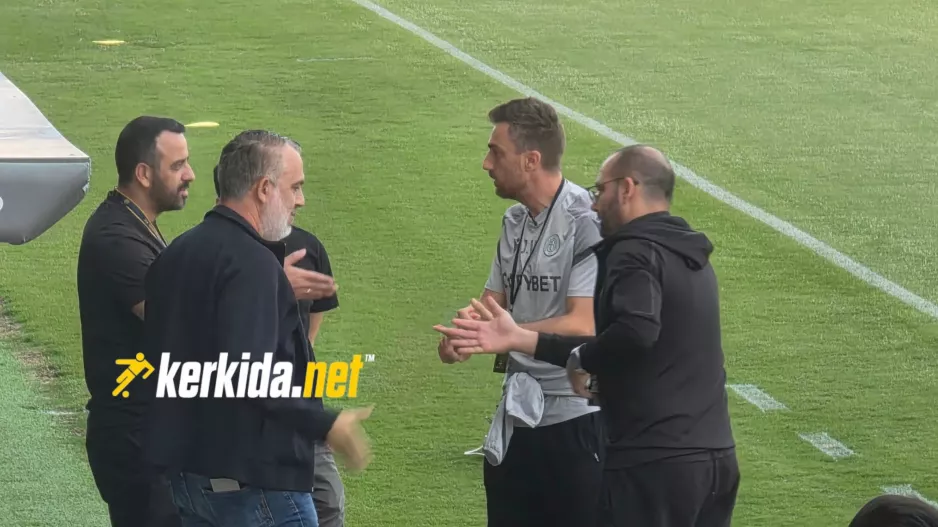 Κοντά στην ομάδα του!