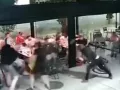(Βίντεο) Άγρια επίθεση Βάσκων εθνικιστών σε Ισπανούς στρατιώτες στον τελικό του Μουντιάλ! 