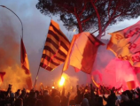 Η Ρώμη στις φλόγες για το ντέρμπι της πόλης (βίντεο/φώτος)
