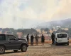 Βλήματα έθεσαν σε κίνδυνο την Αγία Άννα, καμπάνες εκκένωσαν το χωριό