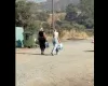 (Βίντεο ink) Κάτοικοι της Αγίας Άννας... παρέχουν βοήθεια σε εθελοντές και πυροσβέστες