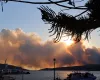 Κρίσιμες ώρες στη Σκύρο: Ολονύχτια μάχη με τις φλόγες, συνεχίζεται η κατάσβεση – Πλημμύρες και εγκλωβισμοί στη Μάνη