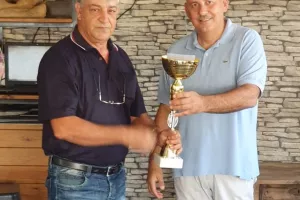 Ο Ντίνος Κωνσταντίνου κέρδισε το «Κύπελλο Παραλμνίου» κόμπακ