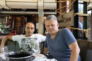 (ΦΩΤΟΣ) Δεξιώθηκε τους δημοσιογράφους 