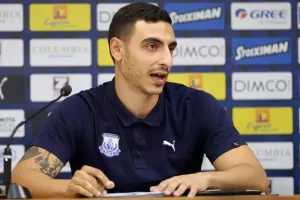 ΒRADLEY για Απόλλωνα: "Θα κάνουμε το παιχνίδι μας" (ΑΤΑΚΑ για ζέστη)