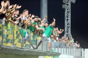 Περιμένουν την Gent!