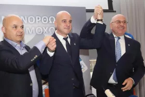 Ανόρθωση/Η... άλλη κόντρα με την τριανδρία (φώτος)