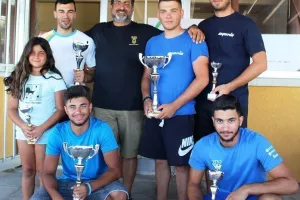Οι έφηβοι έστειλαν μηνύματα (φώτος)