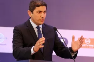 Ραντεβού Αυγενάκη με ΕΠΟ, Super League και εκπροσώπους FIFA / UEFA