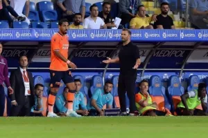 Τιμωρήθηκε ο προπονητής της Μπασάκσεχιρ