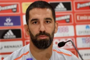 Τουράν: «Σέβομαι τον Ολυμπιακό, βλέπω όλους τους αγώνες του στο μπάσκετ»