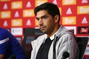 Φερέιρα: «Εκπλήξεις απέναντι στον Άγιαξ - Θάρρος και ποδοσφαιρικό θράσος»