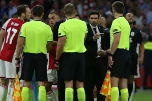 «Ο διαιτητής τα έδωσε όλα υπέρ του Άγιαξ κόντρα στον ΠΑΟΚ»