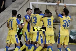 ΘΡΥΛΙΚΗ πρόκριση και ξανά ΟΜΙΛΟΥΣ!! (φώτος)