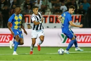 Γιαννούλης: «Σκεφτόμαστε ήδη τη Σλόβαν»