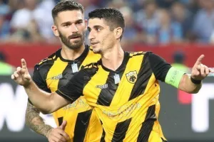 ΕΥΧΕΣ στον αρχηγό 