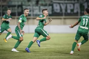 Με Κουρμπέλη και Μπουζούκη στη Λαμία