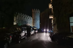 Μπακού… by night με κίνηση! (φώτος)