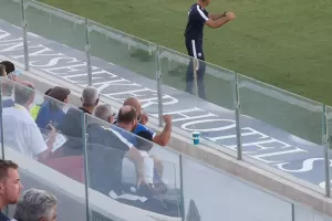 Λιγοστοί... 