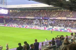 (BINTEO) Ατμόσφαιρα σε στιλ… Λίβερπουλ οι "FANATICS"!