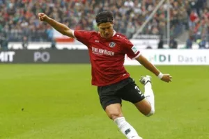 Bild: «Απομακρύνεται ο Αλμπορνός για ΠΑΟΚ»