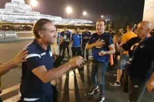 (ΒΙΝΤΕΟ/ΦΩΤΟΣ) RESPECT από τους ΑΠΟΕΛίστες σε παίκτες και Ντολ