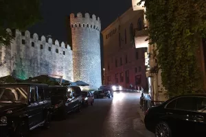 Μπακού… by night με κίνηση! (φώτος)