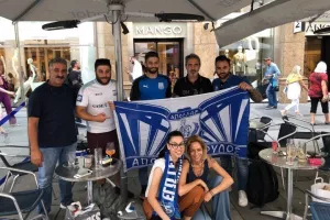 "Κατάληψη" στο cafe οι Απολλωνίστες!