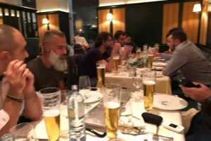 Δεξιώθηκε τους δημοσιογράφους (φώτος)
