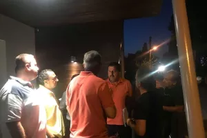ΚΙΝΗΣΗ ΣΟΦΟ στο τέλος: "ΕΝΑ, ΔΥΟ, ΤΡΙΑ ΑΕΛ!!!"