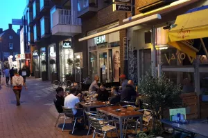 (ΦΩΤΟΣ) Αϊντχόφεν τη νύχτα